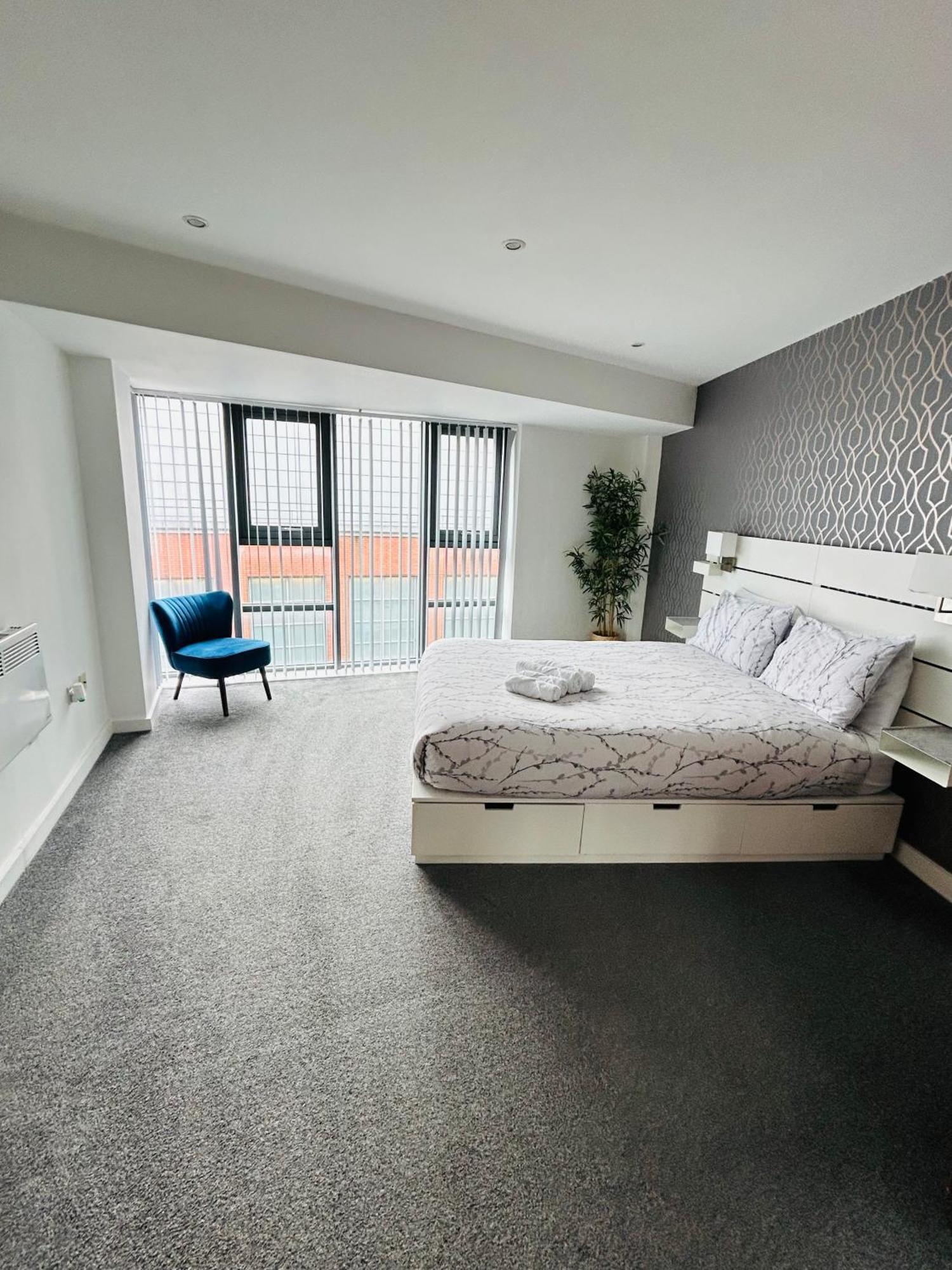 The Works-Fresh 2Bed In Centre, Opposite Arndale. Apartment แมนเชสเตอร์ ภายนอก รูปภาพ